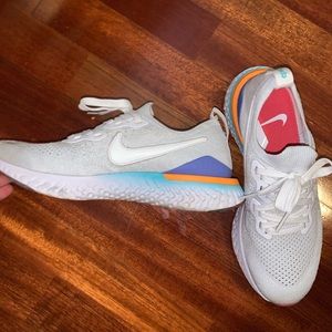 Nike Epic React Flyknit Running Shoe (7.5)